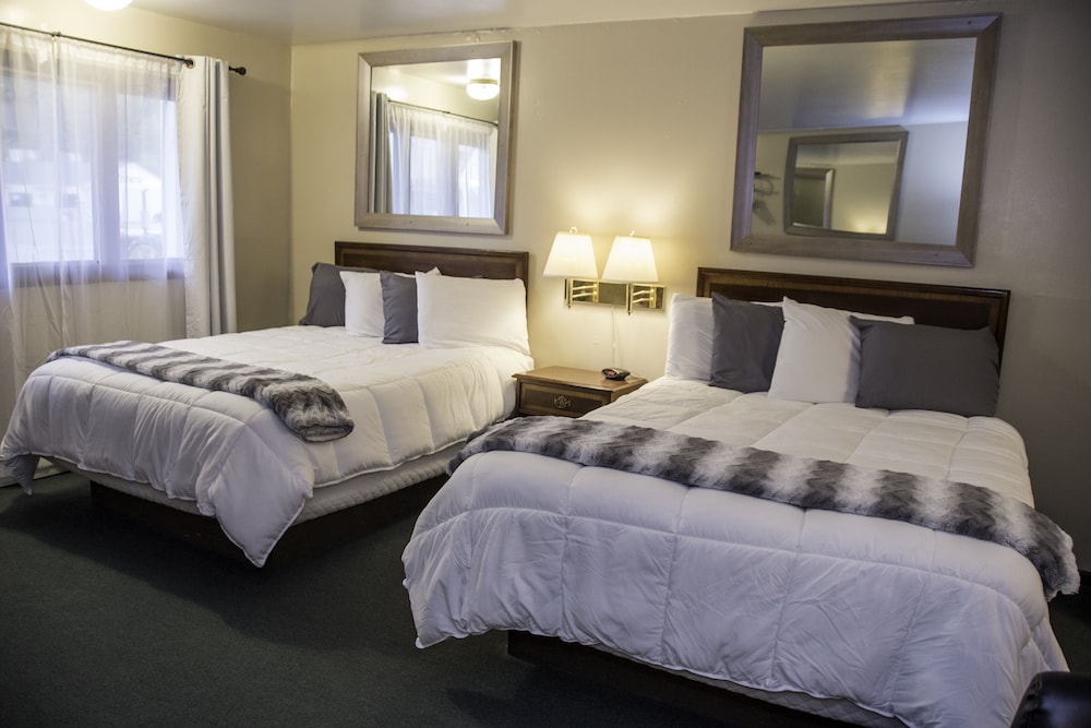 Standard Double Room, 2 Queen Beds, Non Smoking photo 1