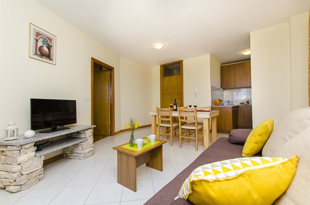 Apartment (A7)