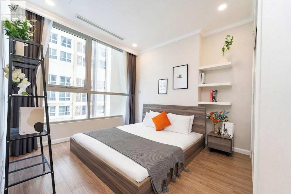 Deluxe Apartment, 1 Queen Bed with Sofa bed, City View photo 3