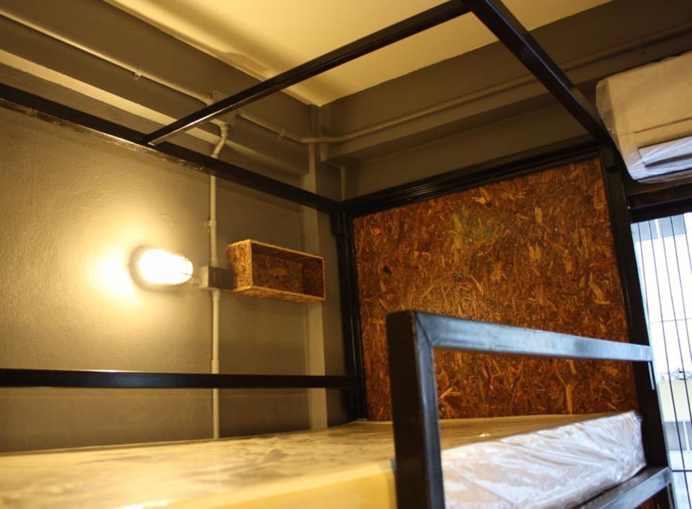 Female Dormitory with Shared Bathroom photo 2