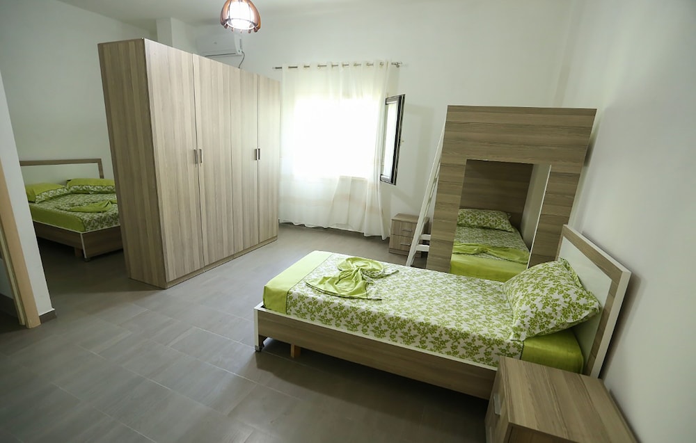 Family Room, 1 Bedroom