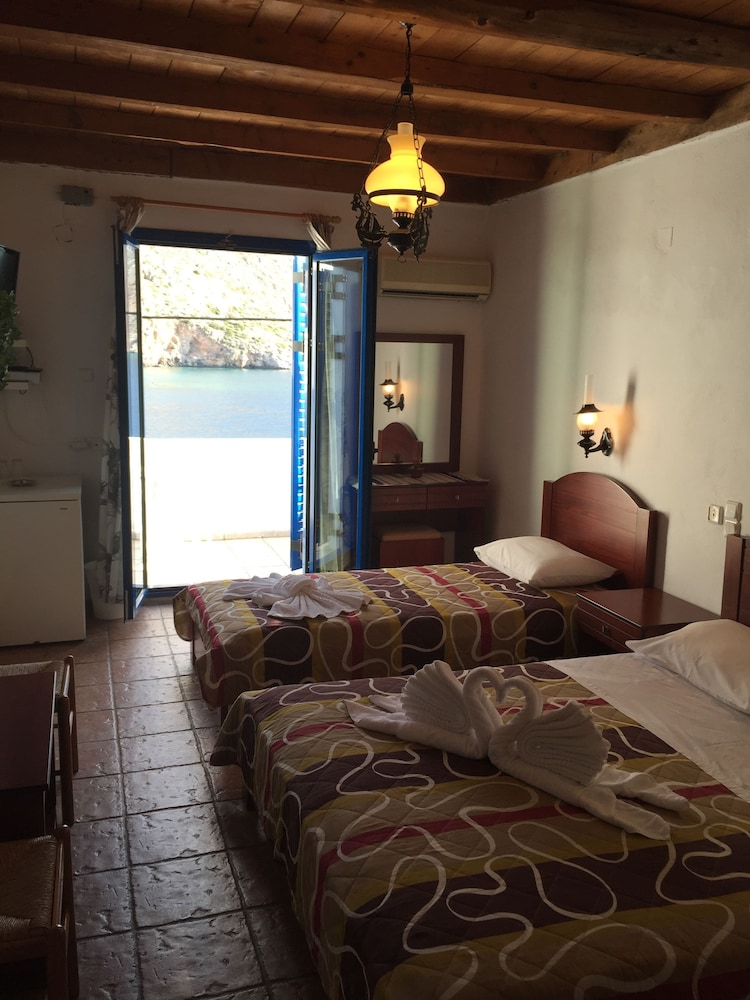 Triple Room, 1 Bedroom, Sea View photo 1