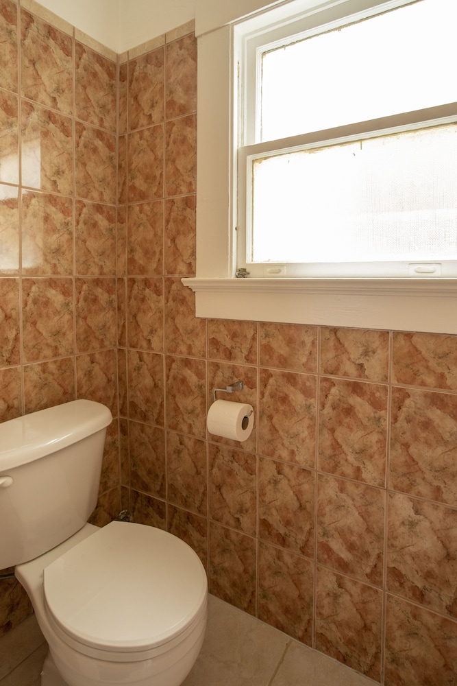 Economy Double Room, Private Bathroom - Photo 15