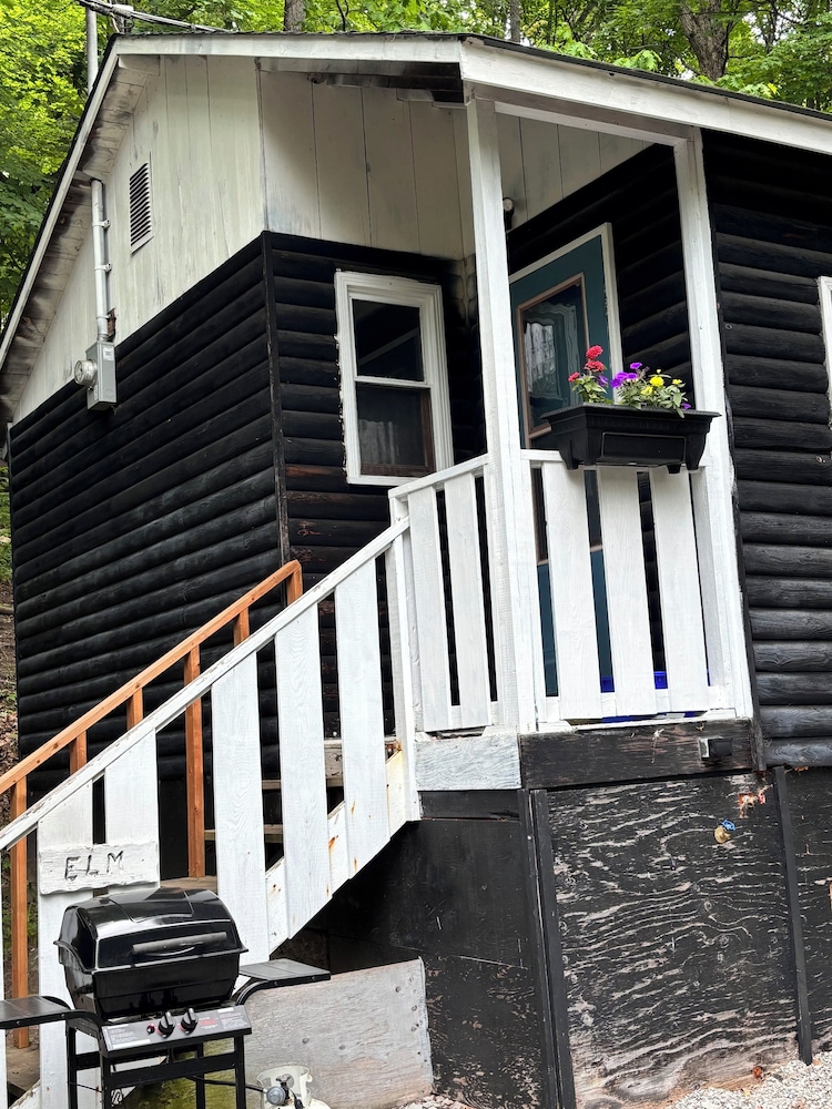 Classic Cottage, 2 Bedrooms, Lake View