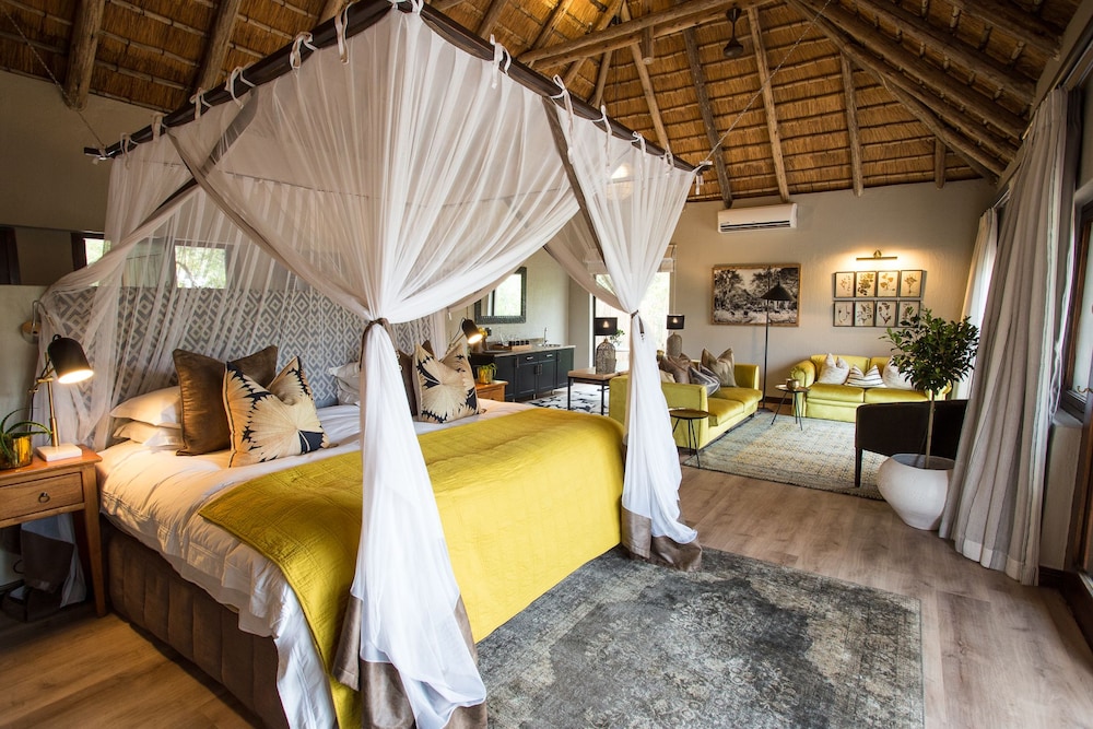 Honeymoon Suite photo 3
