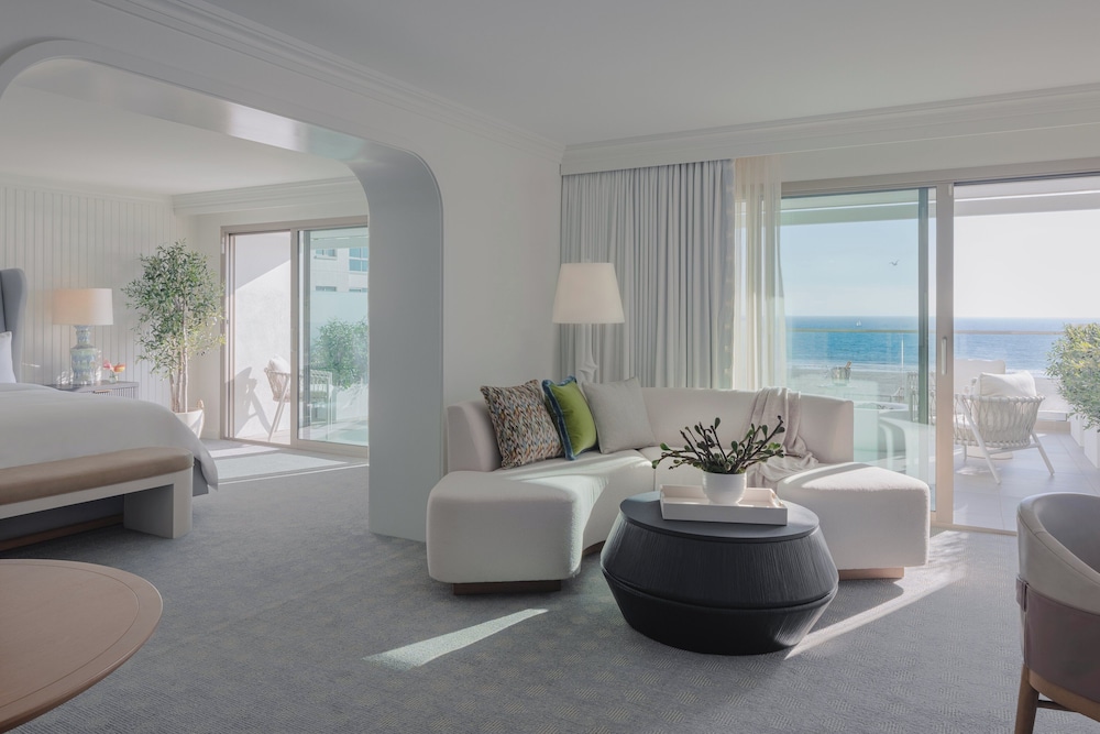 Room, 1 King Bed, Balcony, Oceanfront (The 720, Firepit)