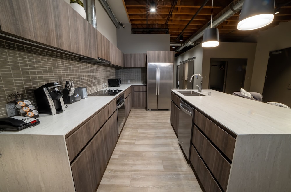Montvale Signature Suite - Photo 7