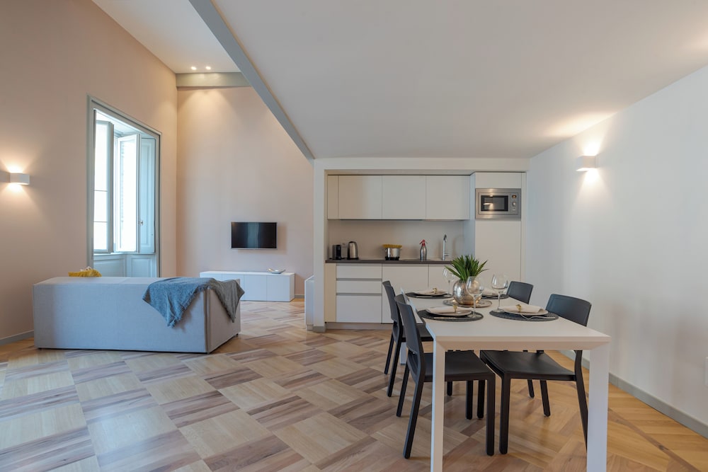 Apartment, Balcony