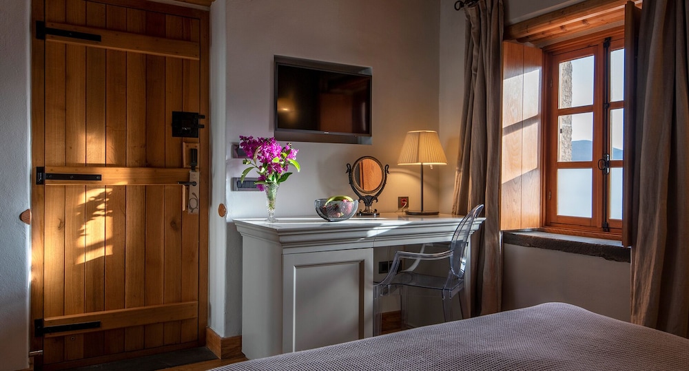 Manor Room photo 3