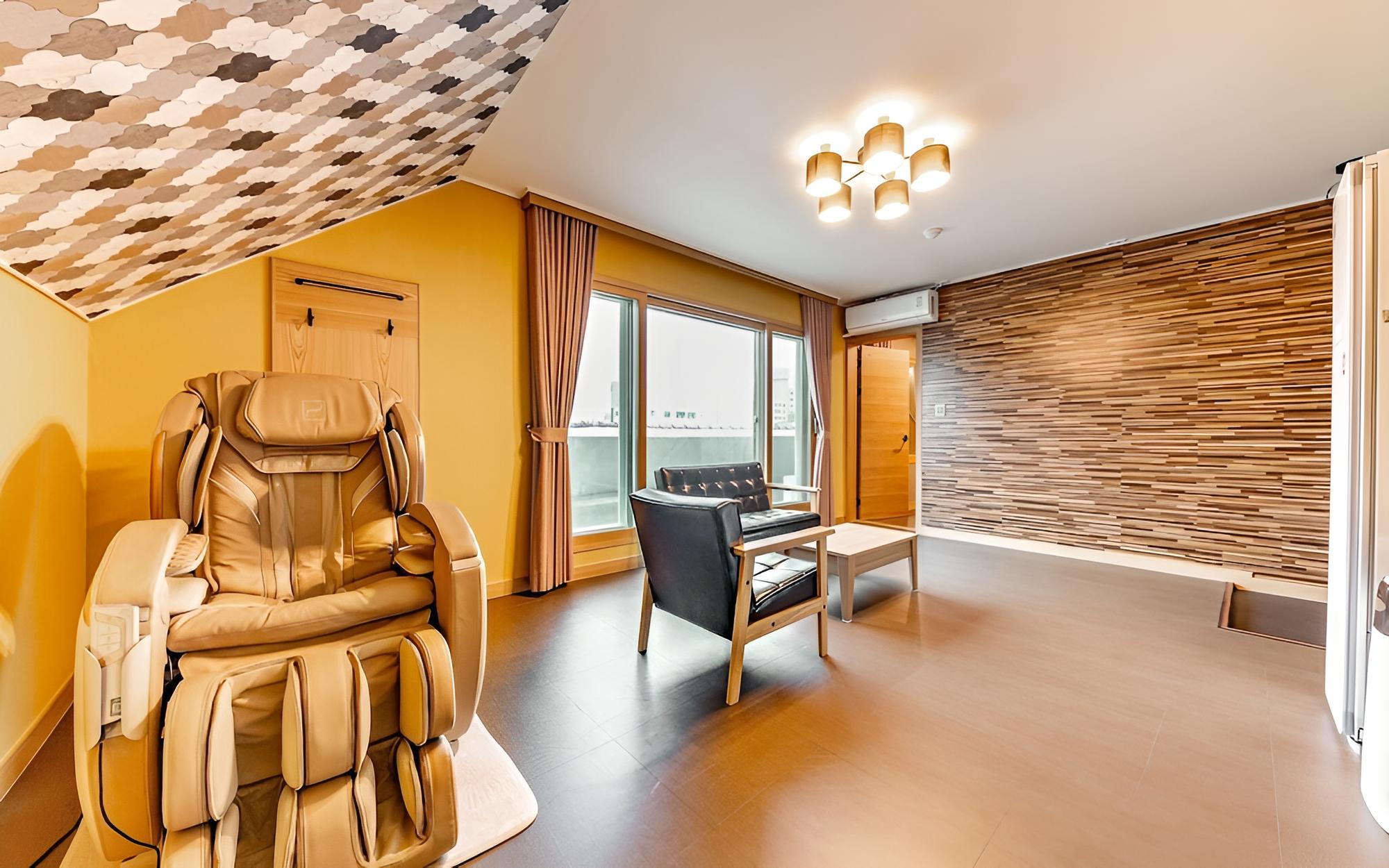 Room (Royal Suite 15 pyeong (Ace Bed - High) photo 1