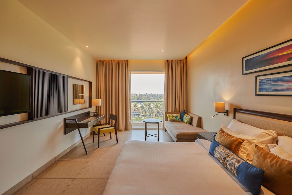 Deluxe Double or Twin Room - Photo 8