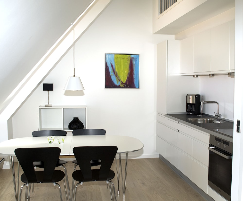 Panoramic Apartment, 2 Twin Beds, Accessible, Sea View thumbnail 5