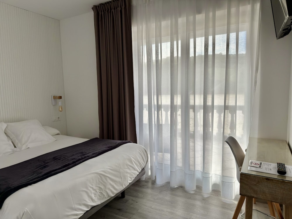 Superior Double Room, Terrace (con vistas al mar) - Photo 3