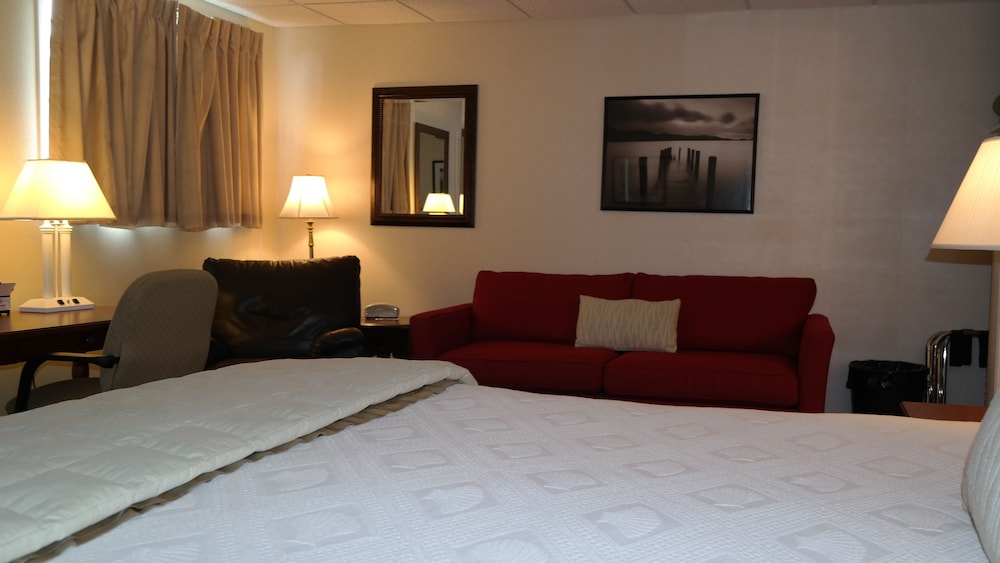 KING BED WITH SOFABED - TOWN MOTEL - 1ST FLOOR