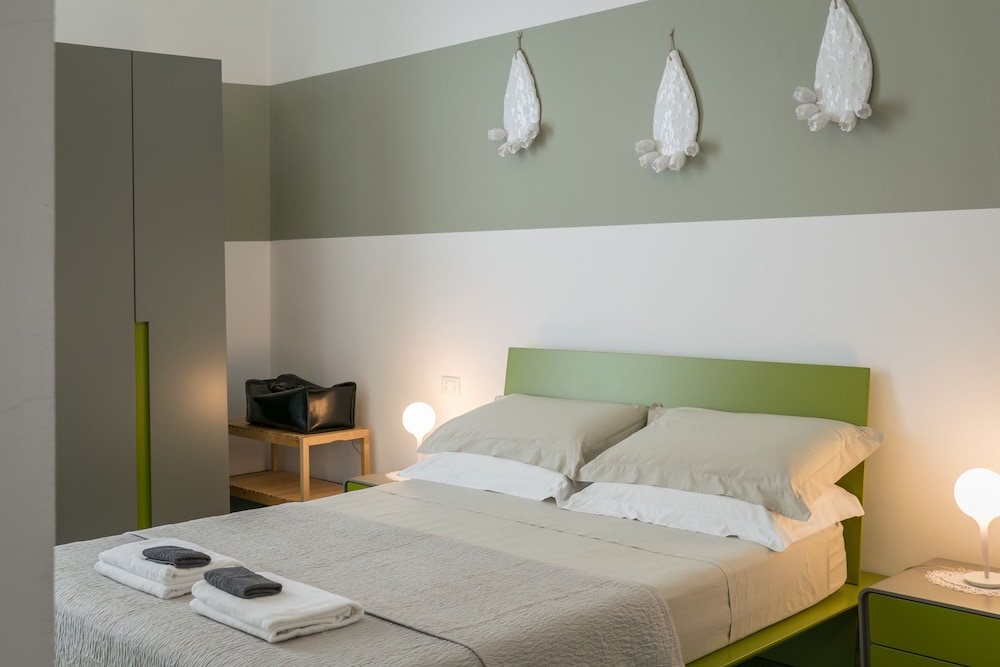 Design Double Room, 1 Queen Bed, Ensuite (Porta Napoli)
