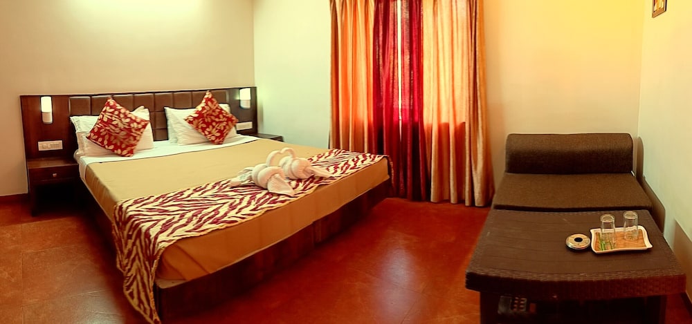 Standard Room, 1 Queen Bed photo 3