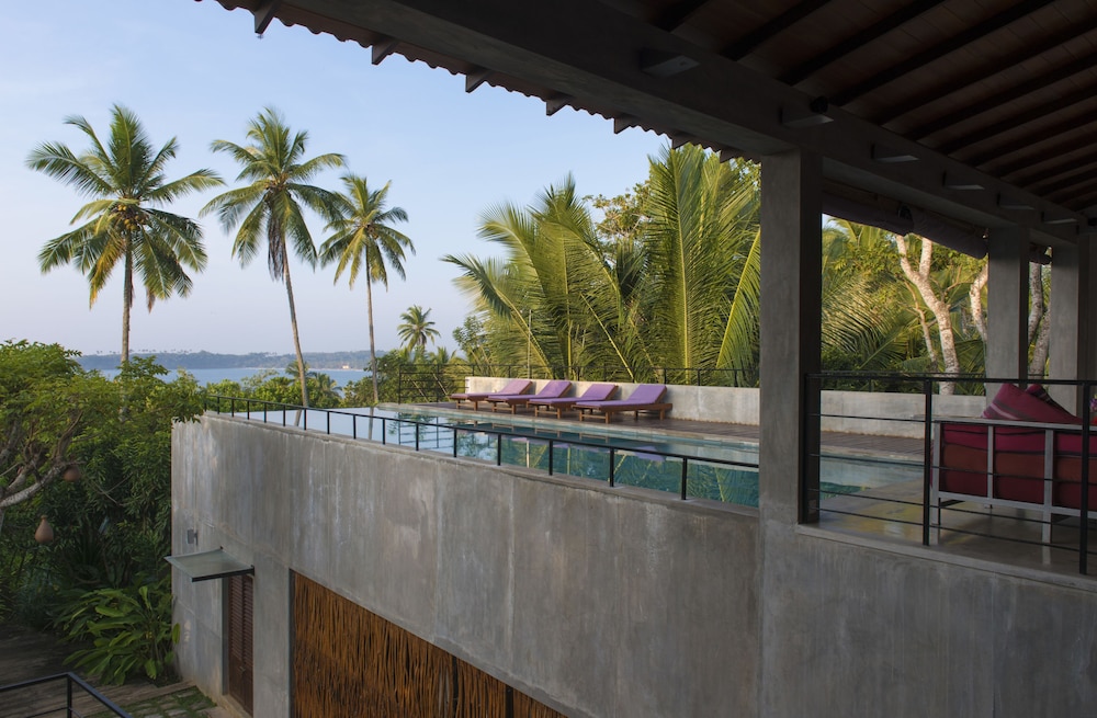 Luxury Villa photo 1
