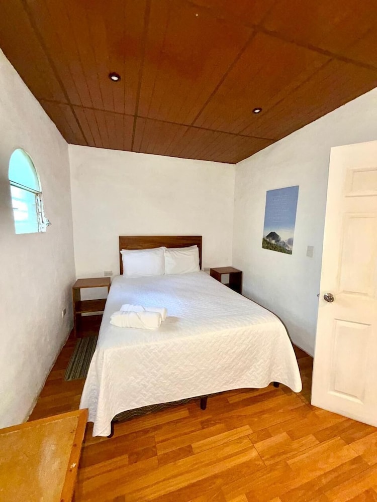 Family House, Multiple Beds, Kitchenette, Garden View (Casa Bosque) photo 2