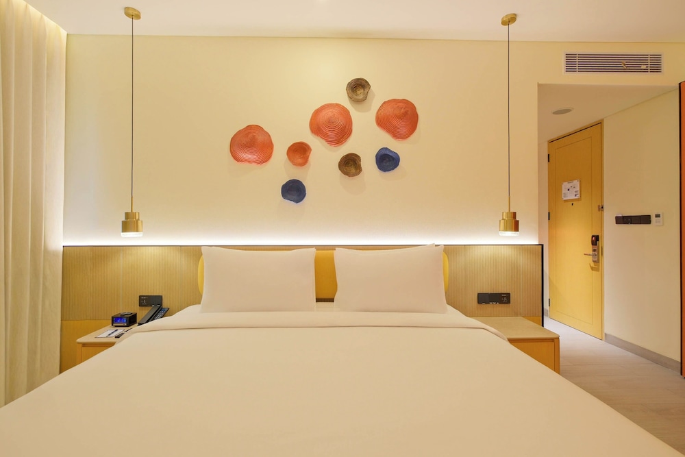 Skyline Executive King Bed