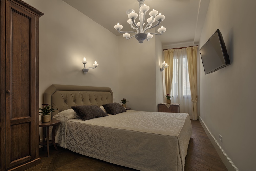 Classic Double or Twin Room photo 2
