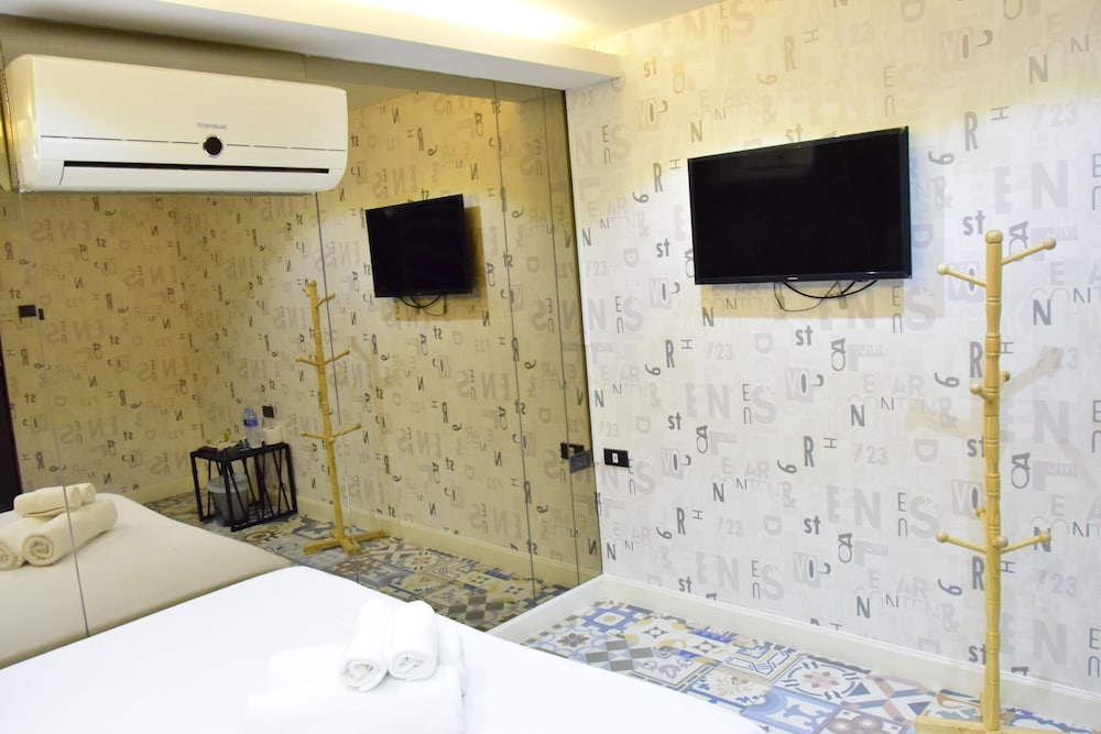 Deluxe Double Room with Bathtub photo 2