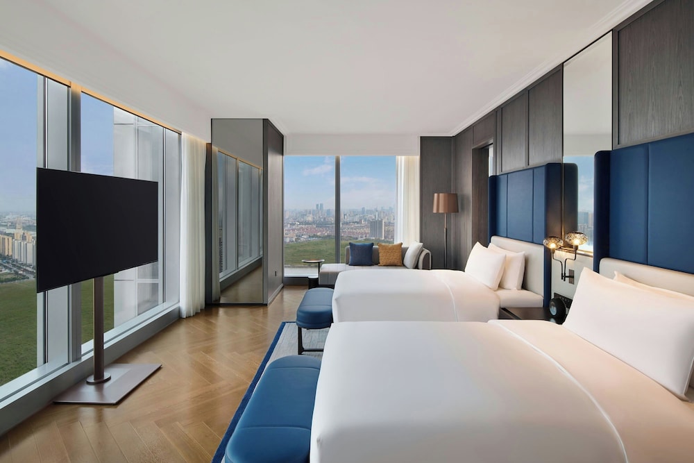 Premium Room, 2 Double Beds, Canal View, Corner photo 1