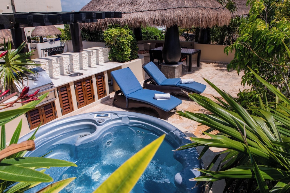 Deluxe Penthouse, 2 Bedrooms, Partial Ocean View - Photo 12