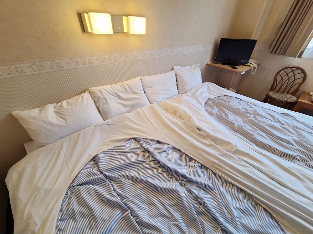 Twin Room, Mountain View, Non Smoking photo 2
