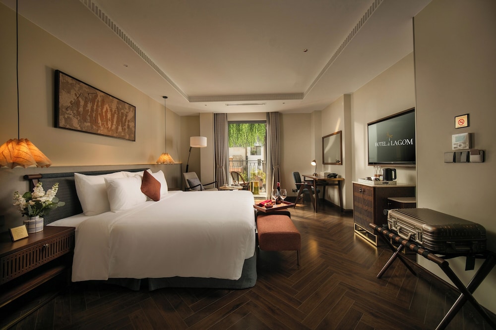 Junior Suite, Balcony, City View