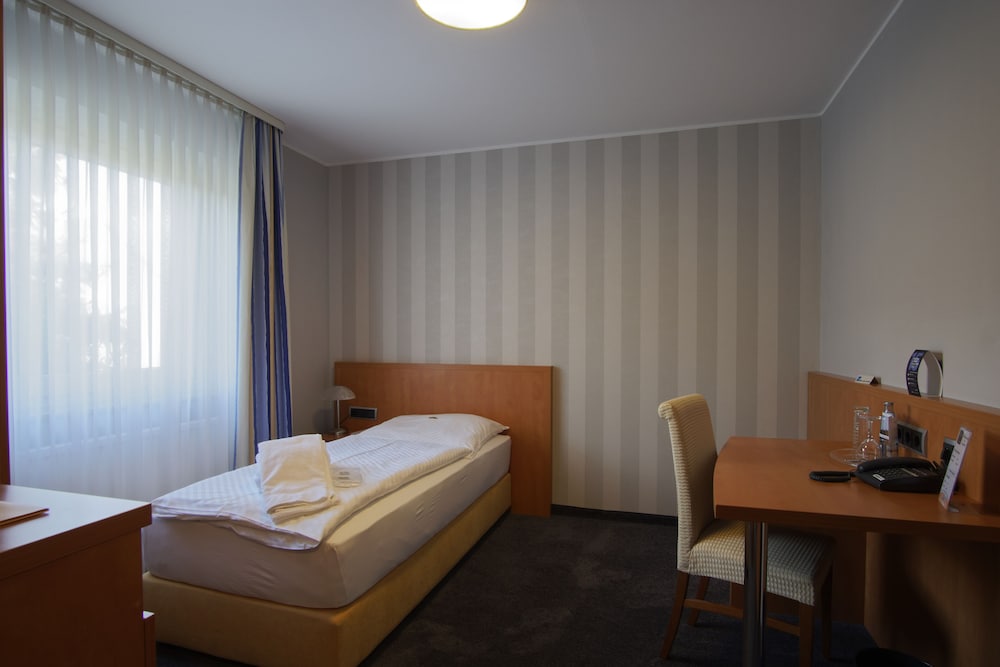 Single Room in Annexe Building photo 3