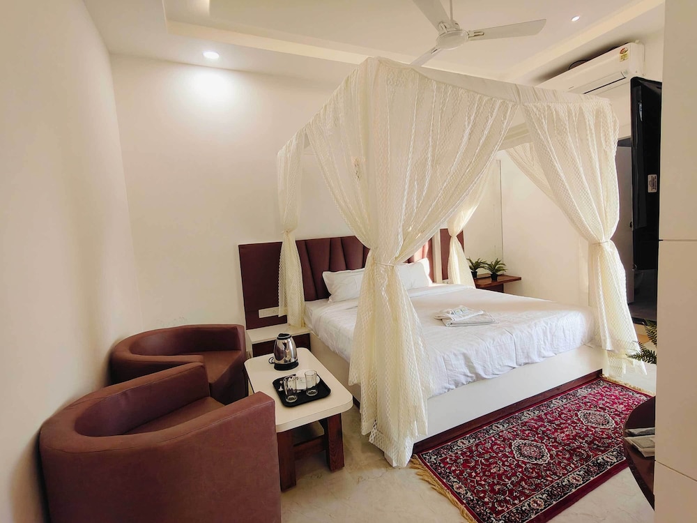 Luxury Suite, City View