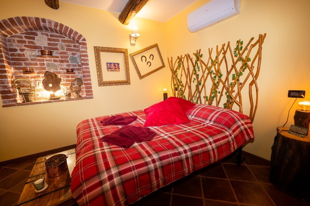 Design Double or Twin Room, Private Bathroom, Hill View photo 3