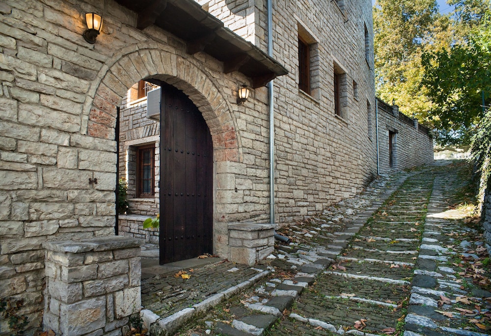 Apartment (split level) photo 1