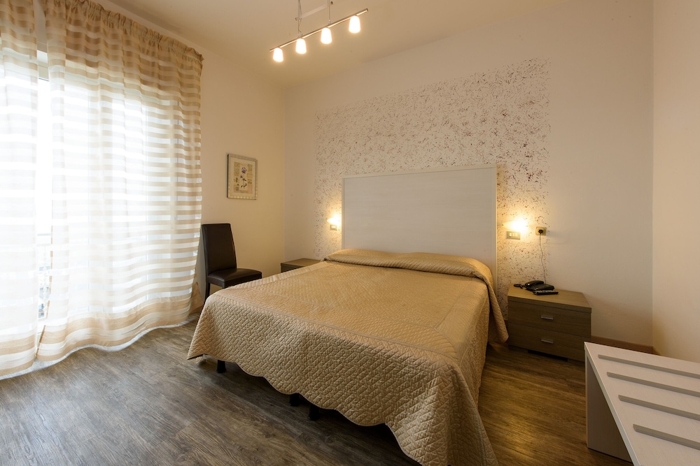 Economy Double Room photo 2