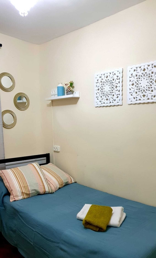 Single Room, Shared Bathroom
