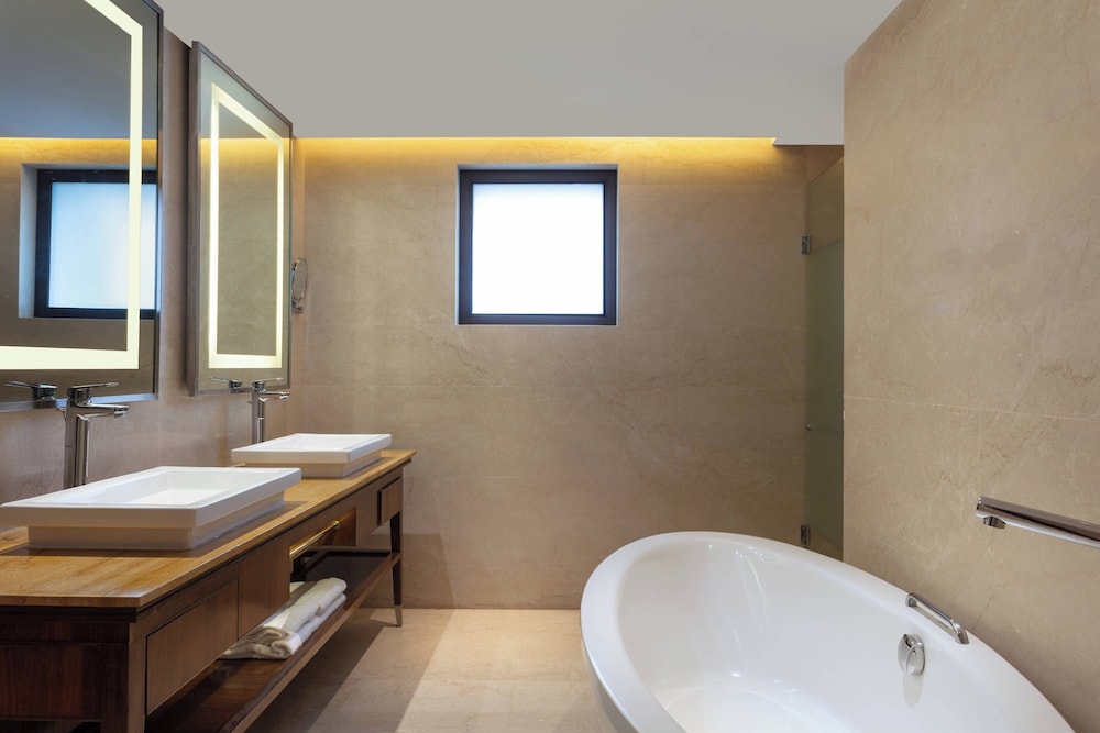 Suite, 1 Bedroom, City View photo