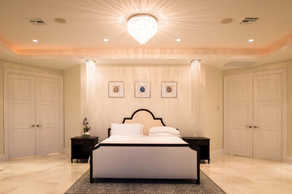 Luxury House, Multiple Bedrooms photo 1