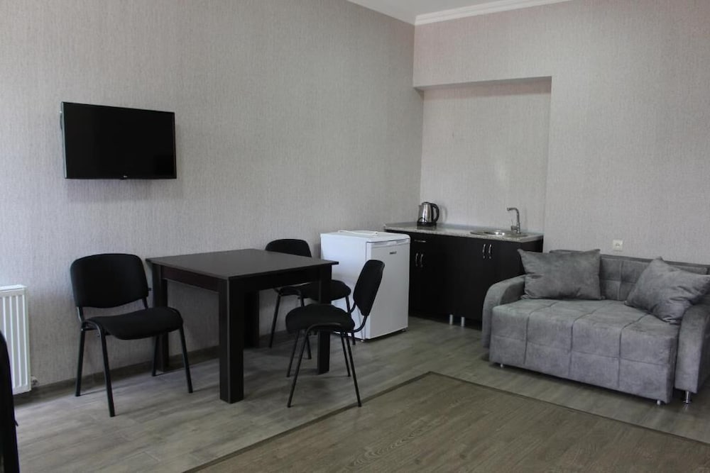 Quadruple Room, Balcony, City View photo 3