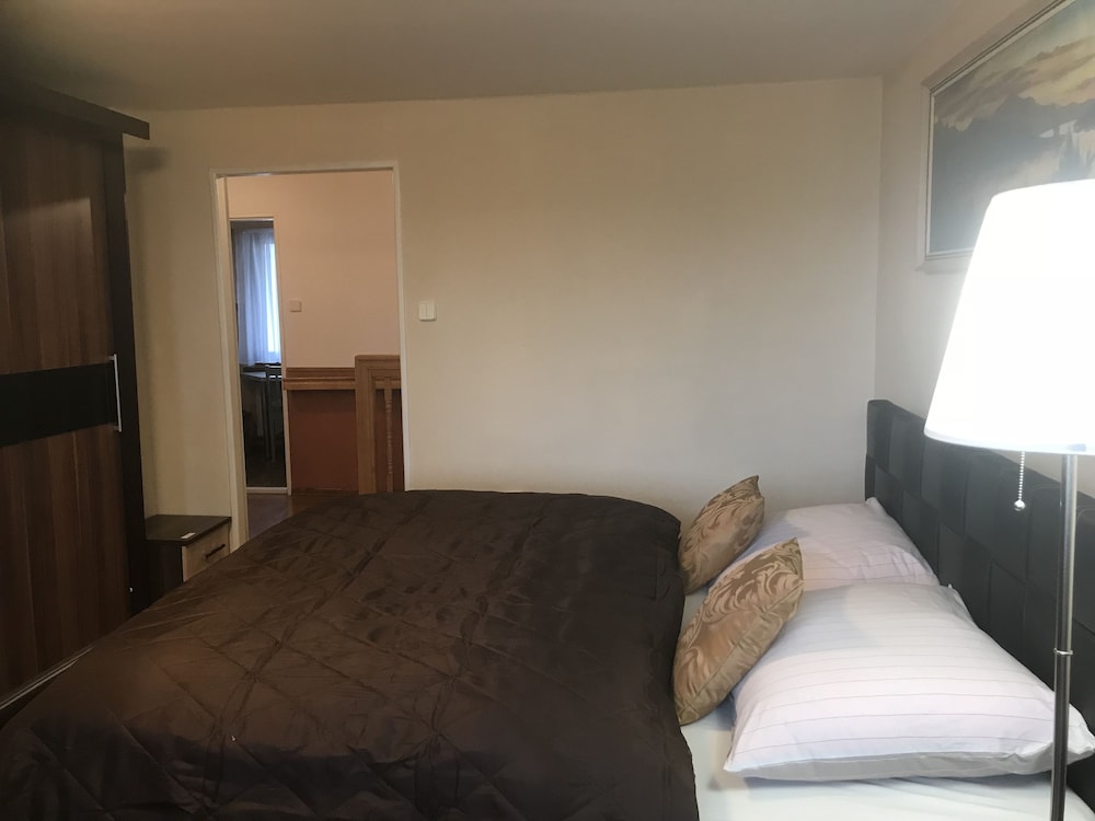Classic Apartment photo 2