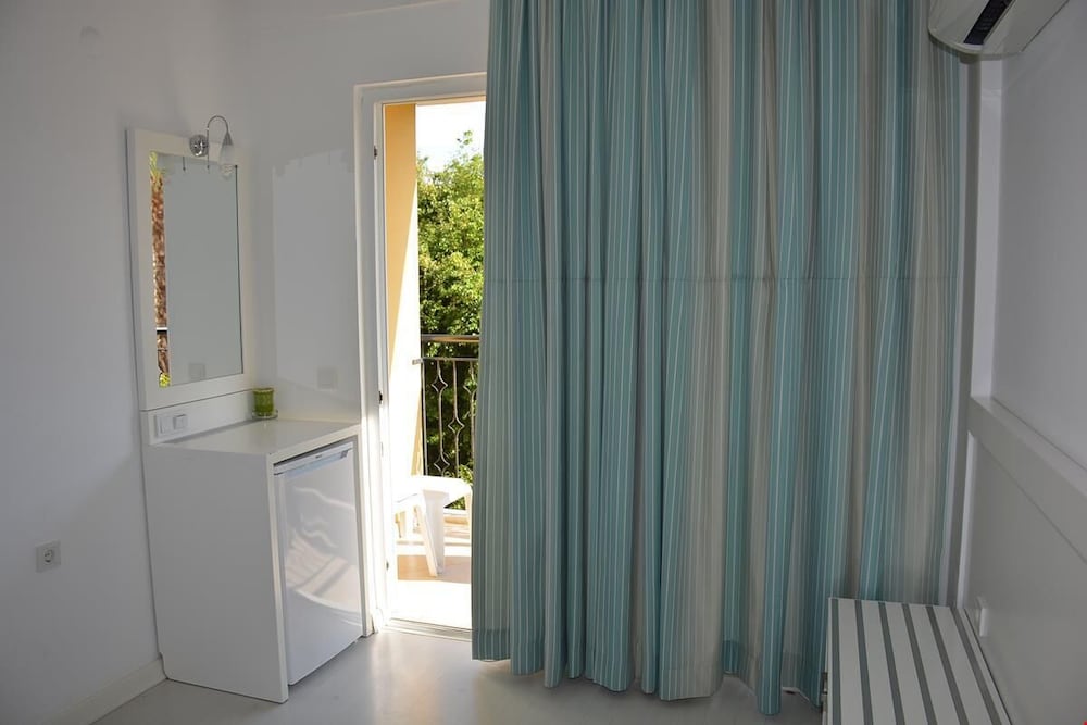 Standard Room, Balcony, City View photo 3