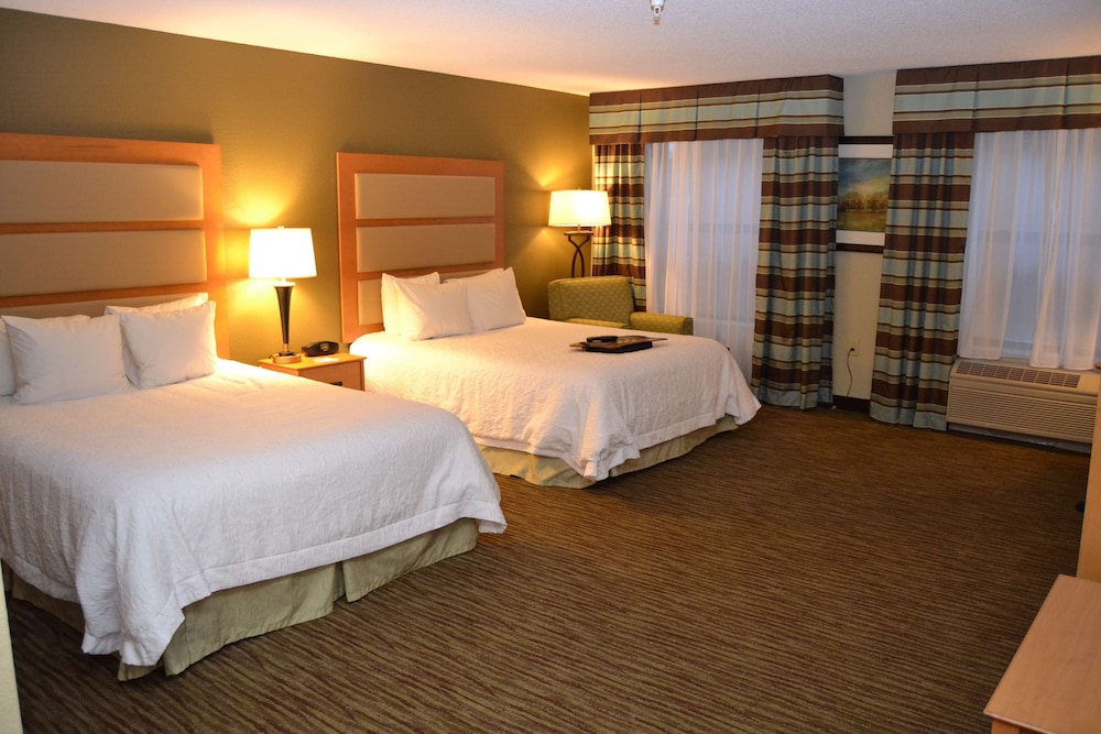 Room, 2 Queen Beds, Accessible, Non Smoking - Photo 1