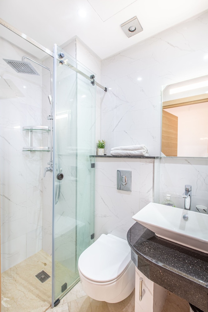 Premium Apartment, 2 Bedrooms, Balcony - Photo 12