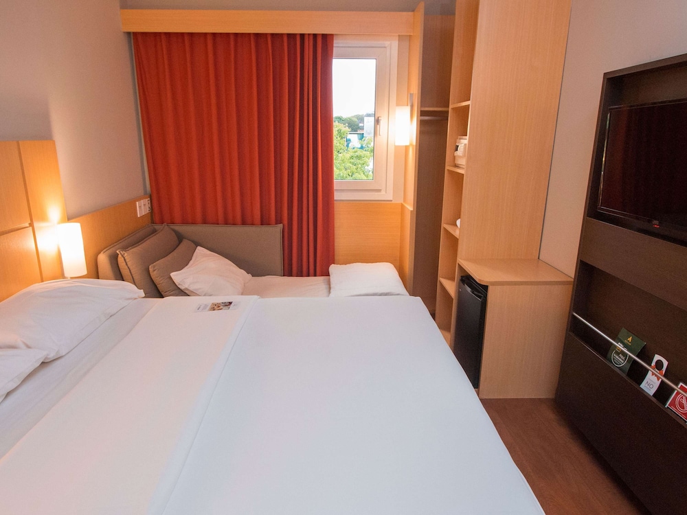 Family Room, 1 Double Bed with Sofa bed photo 1
