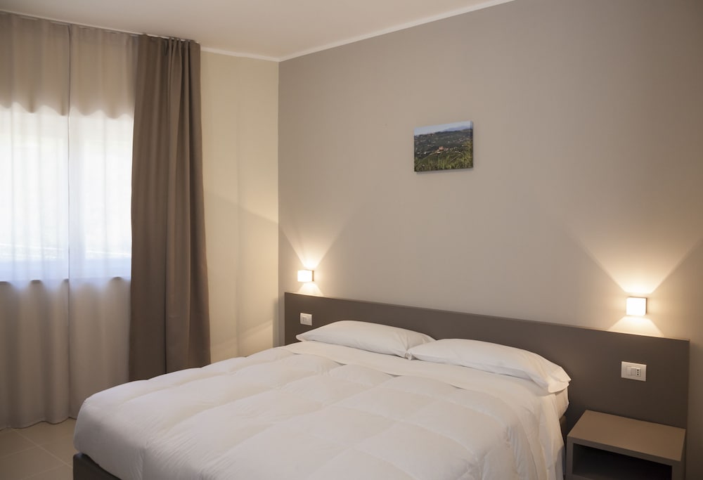 Deluxe Triple Room, 3 Twin Beds photo 1