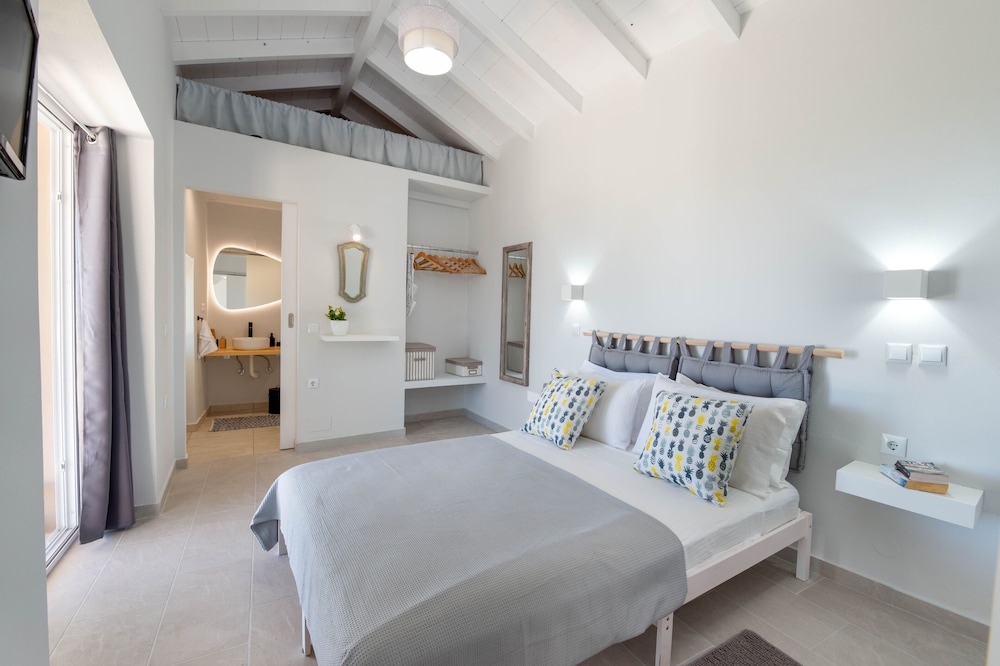Apartment, 1 Queen Bed with Sofa bed, Terrace, Sea View photo 2