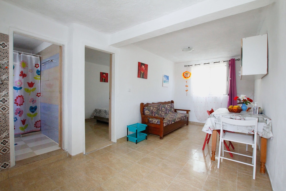 Family Studio, 1 Bedroom, Partial Sea View