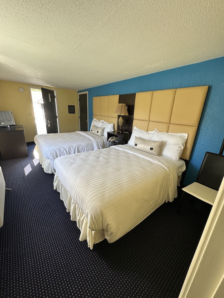 Deluxe Cabin, 2 Double Beds