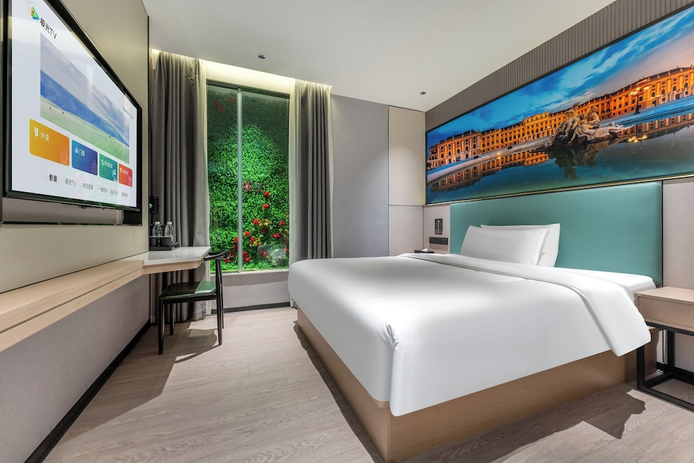 Signature Room, 1 Queen Bed, No Windows