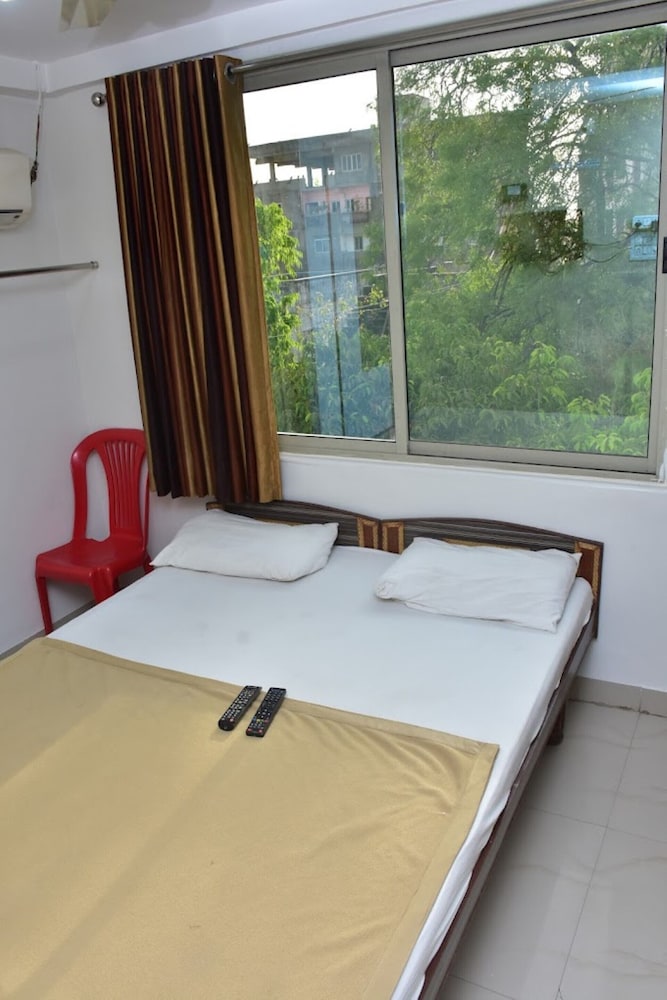 Royal Triple Room photo 2