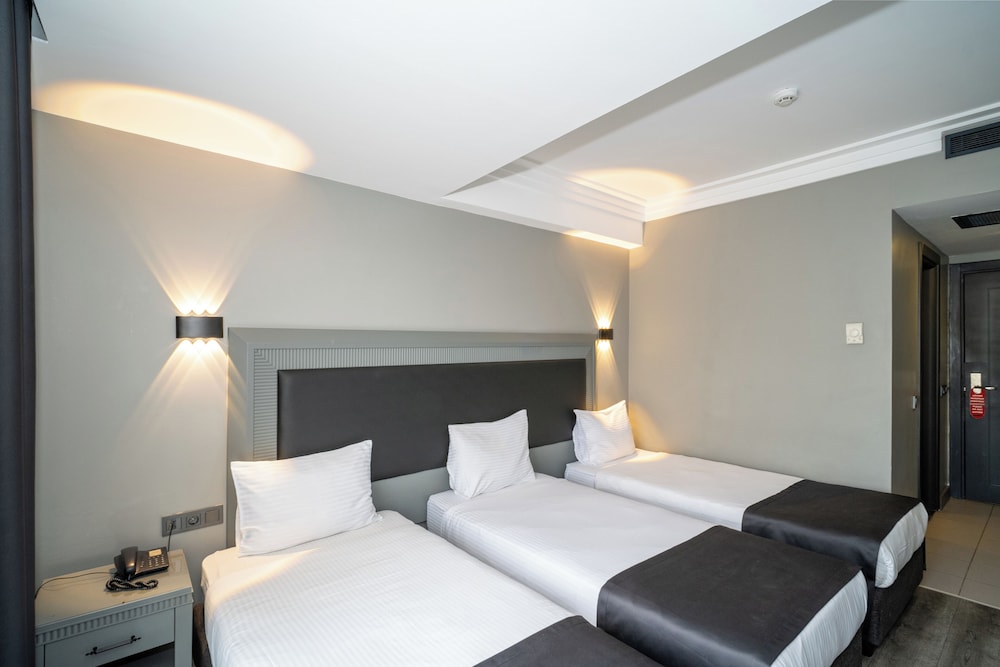 Standard Triple Room photo 2